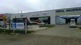 vista frontal galpones.